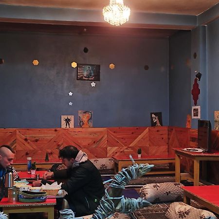 Отель Cafe Kush Tosh Экстерьер фото
